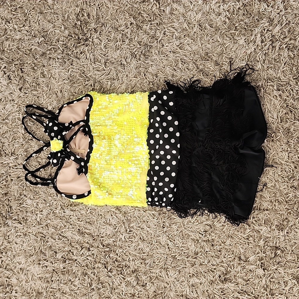 Costume - Picture 2 of 2